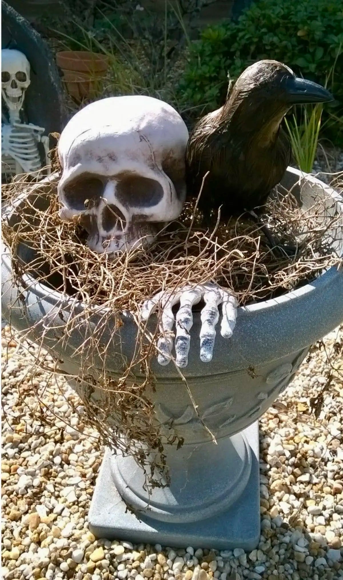 Realistic Skeleton Stakes – Spooky Skull & Hands for Halloween Yard and Party Decorations